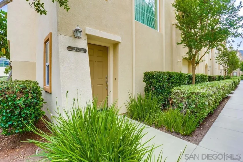 455 Almond Road photo 2