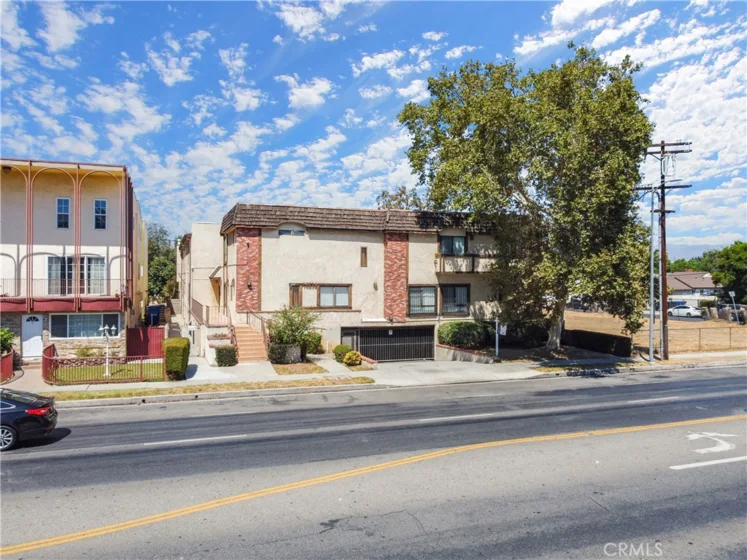 14239 Sherman Way #3 photo 2