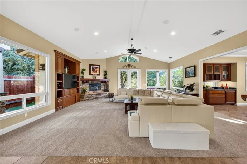 41275 Hacienda Drive photo 5