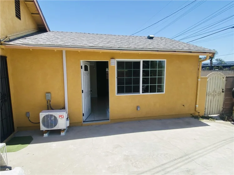 2558 W Lullaby Lane #STUDIO photo 1