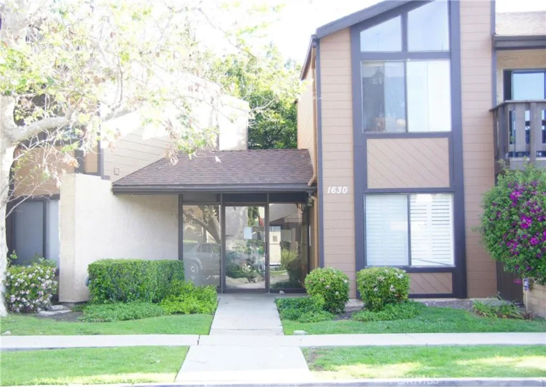 1630 Park Avenue #4 photo 1