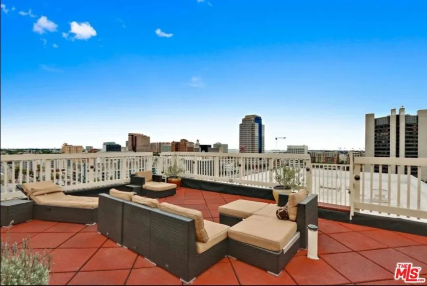 315 W 3rd Street #203 photo 1