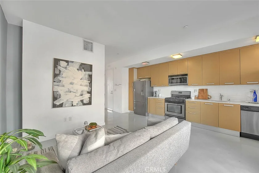 217 S Marengo #110 photo 10