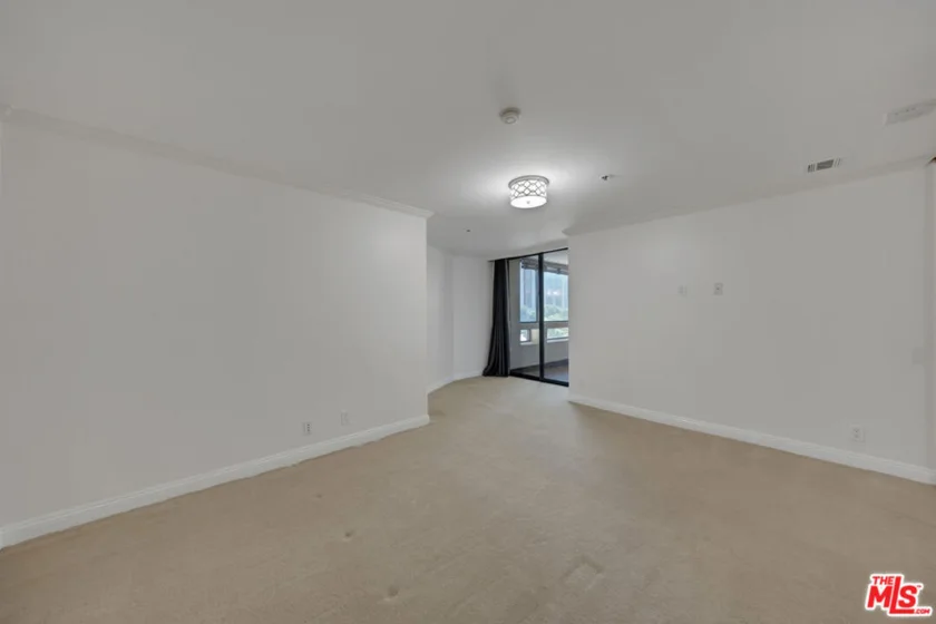 121 S Hope Street #429 photo 15