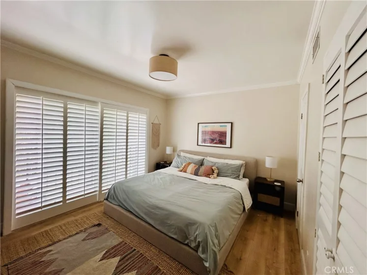 1140 N Lamer photo 3