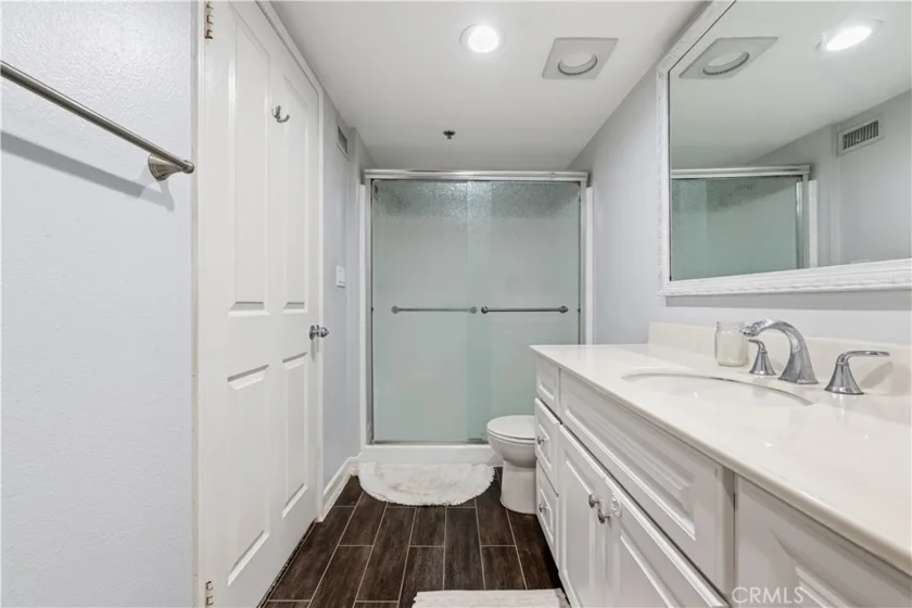4501 Cedros Avenue #330 photo 23