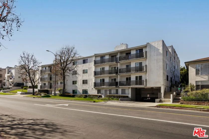 1515 S Beverly Drive #202 photo 23