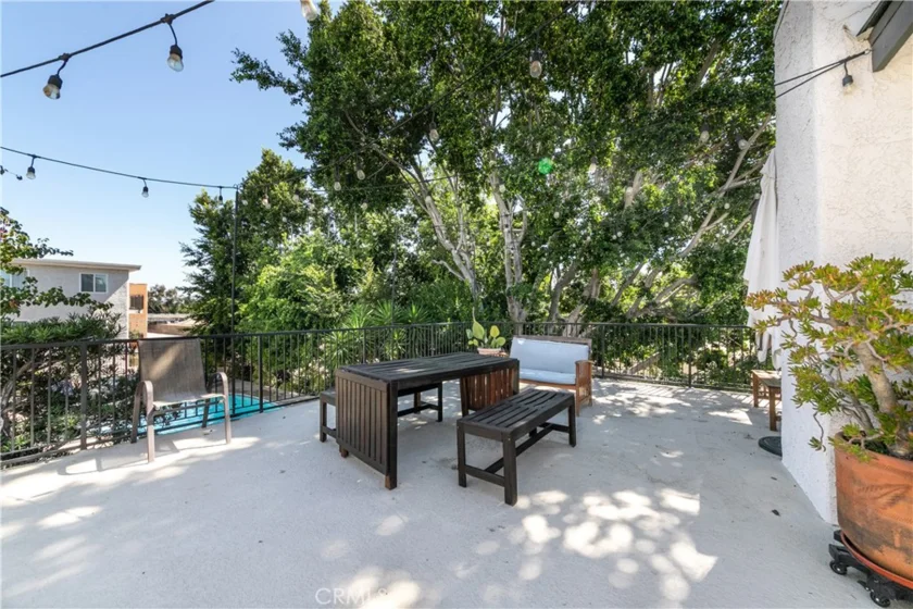 5252 Coldwater Canyon #202 photo 21