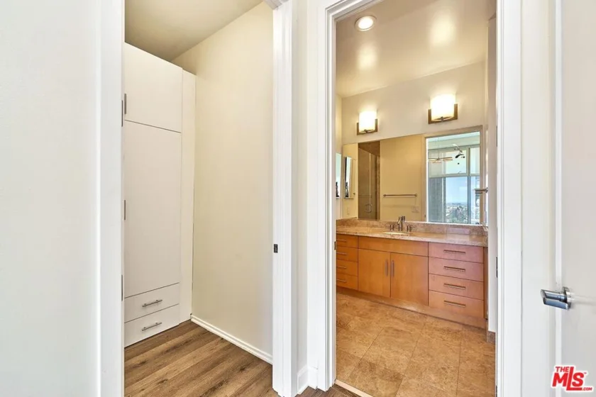 3223 W 6th Street #1005 photo 14