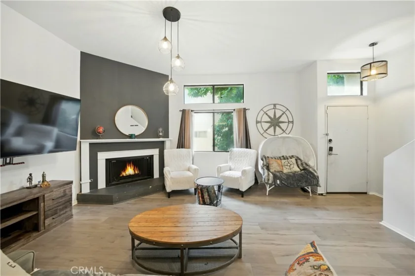 14937 Sherman Way #7 photo 3