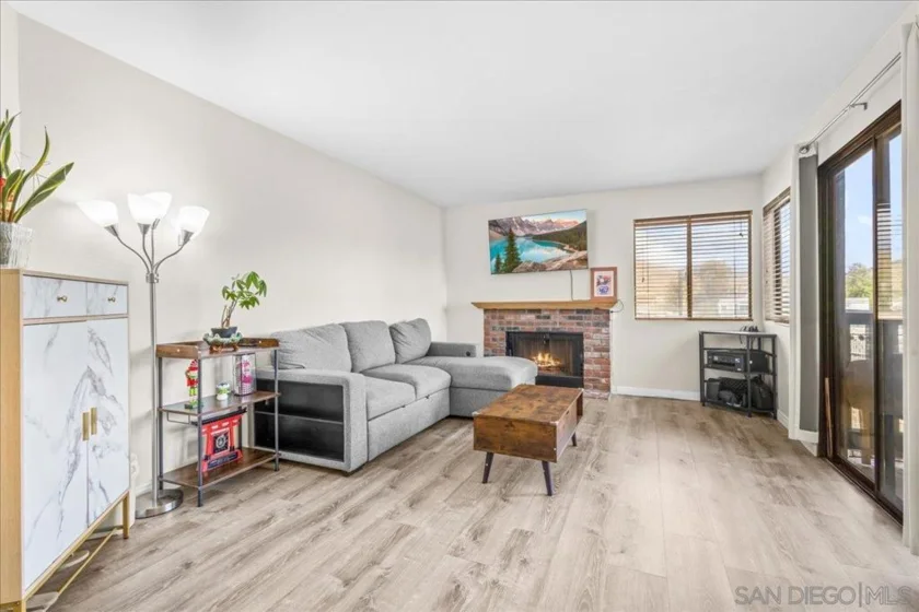 2916 Elm Tree Court photo 4