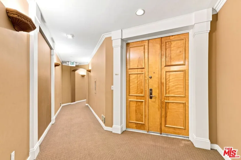 128 N Swall Drive #304 photo 2