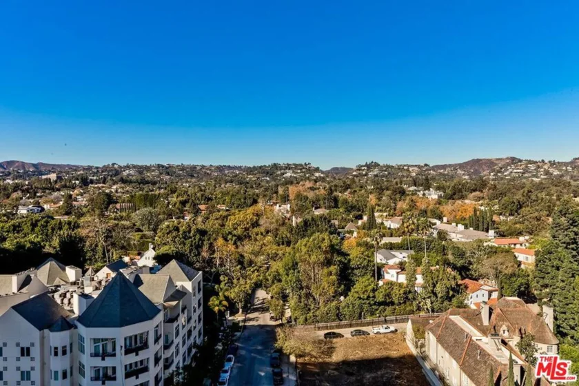 10350 Wilshire Boulevard #1102 photo 7