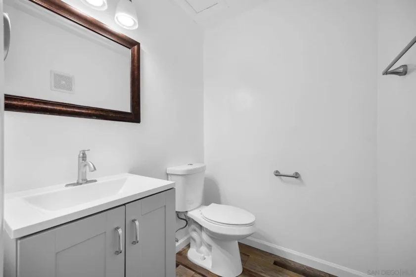 687 Ascot Drive #H photo 6