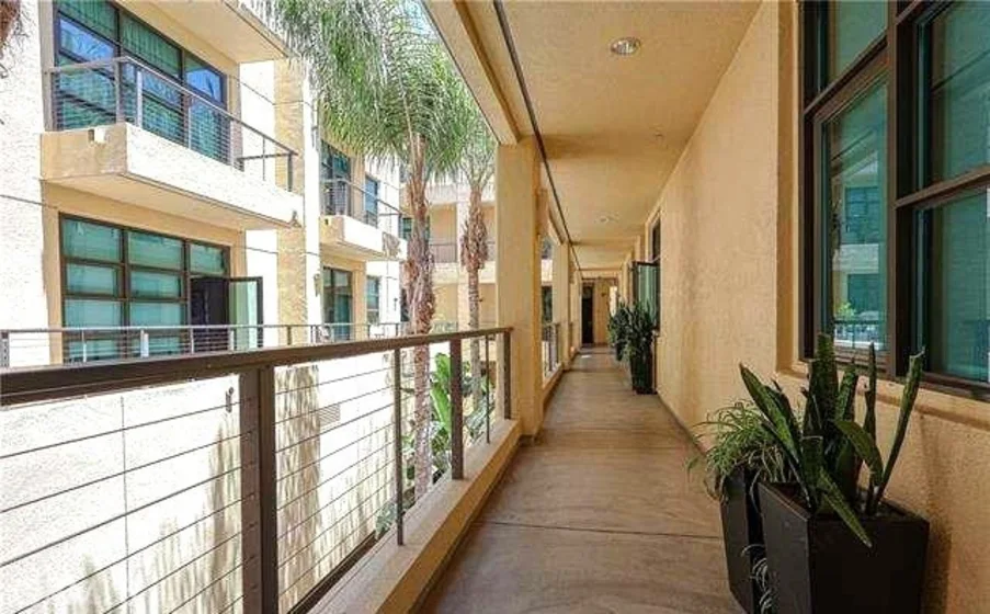 133 N The Promenade #334 photo 6