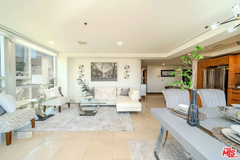702 S Serrano Avenue #605 photo 8