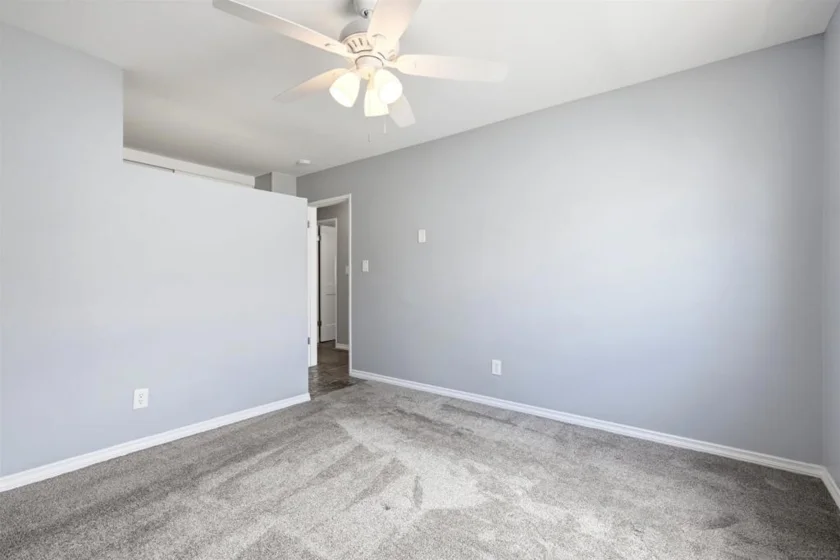 730 E Avenue photo 23