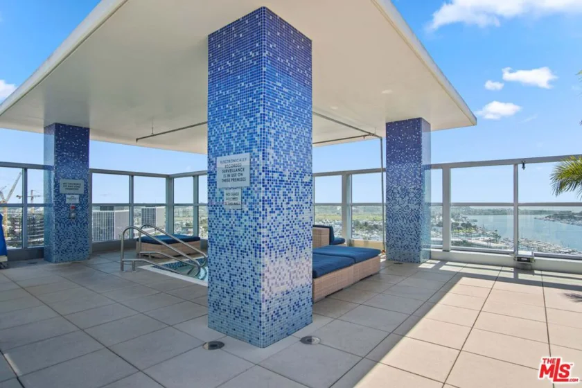 13700 Marina Pointe Drive #1514 photo 32