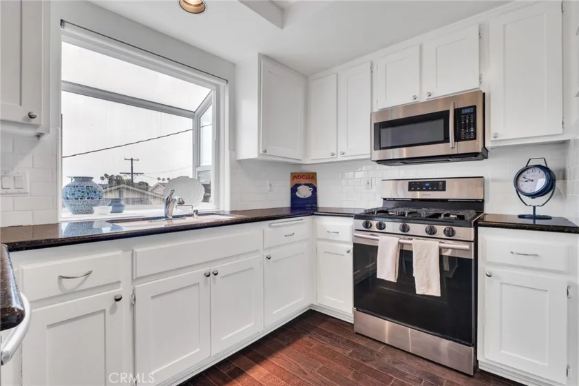 1351 W 7th #3 photo 8