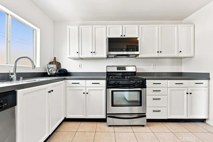 18350 Hatteras #211 photo 12
