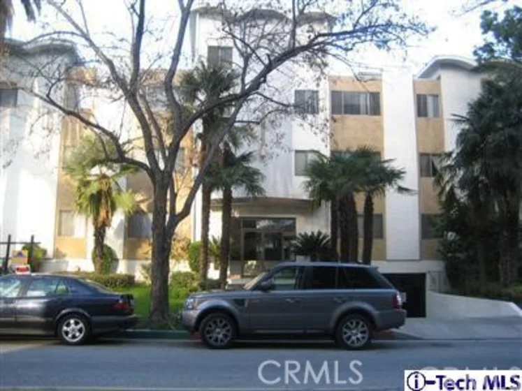 344 N Maryland #302 photo 1