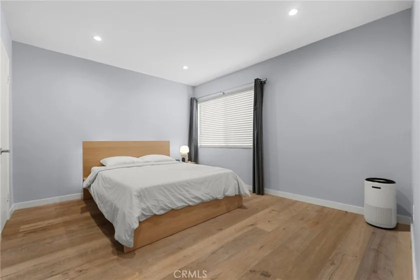 1045 N Kings #107 photo 16