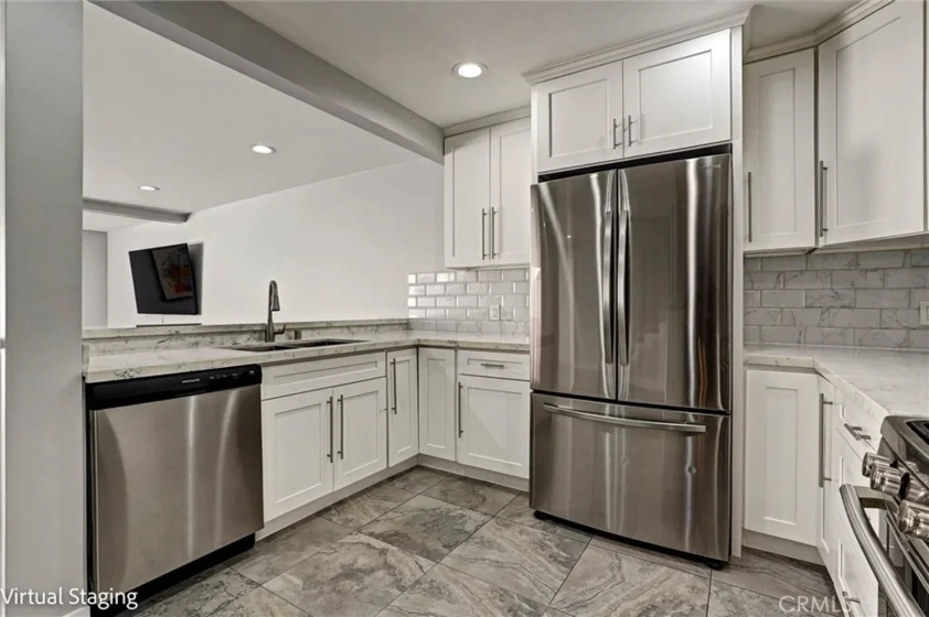 7924 Woodman Avenue #22 photo 30