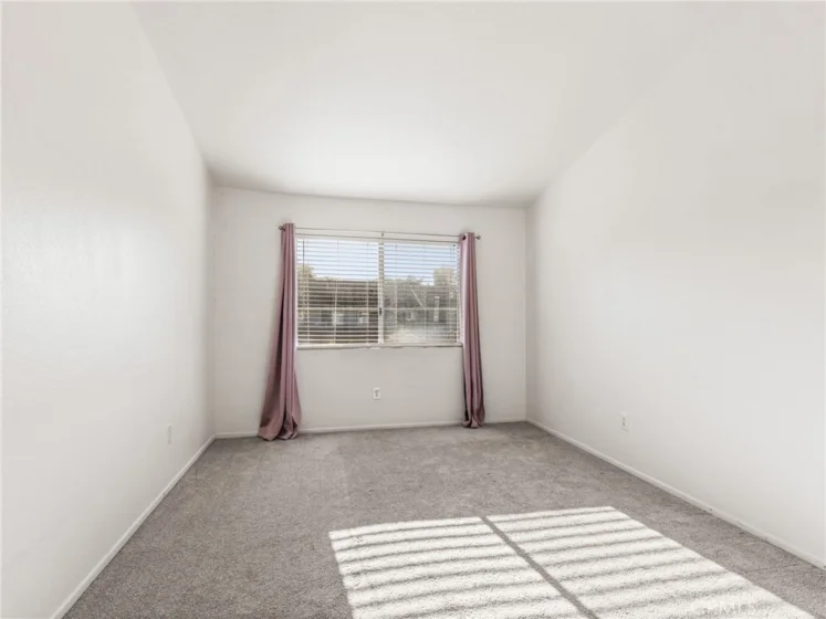 194 Greenmoor photo 18