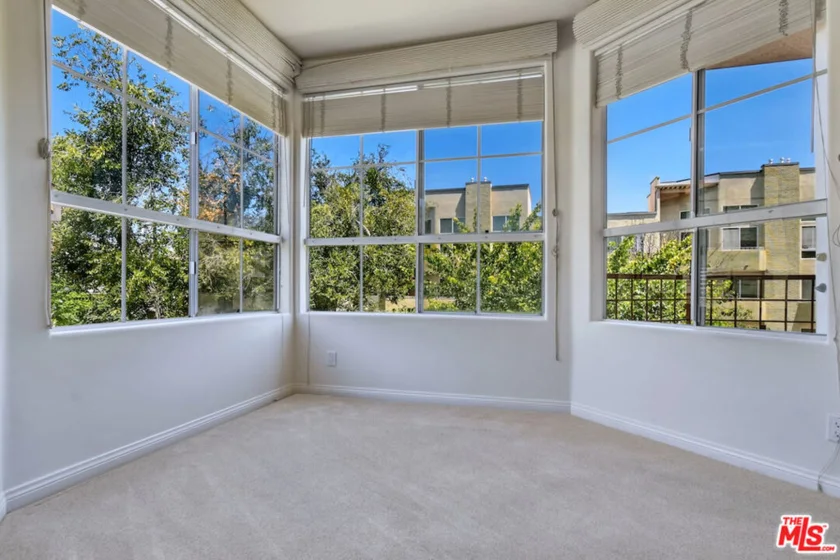 14570 Benefit Street #201 photo 38