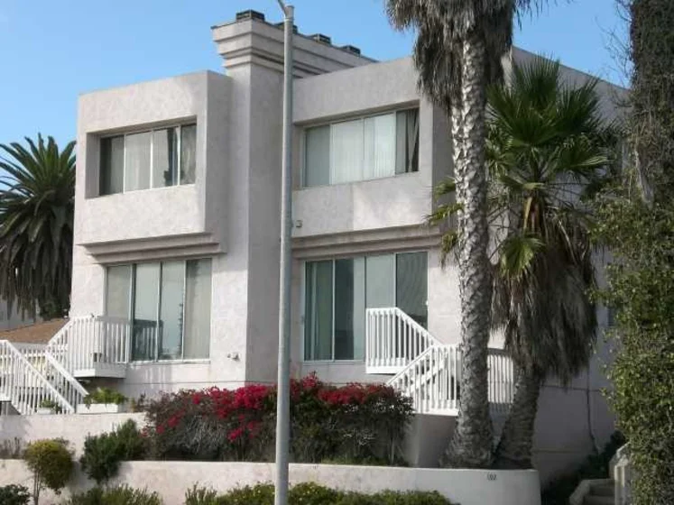 192 Imperial Beach #B photo 1