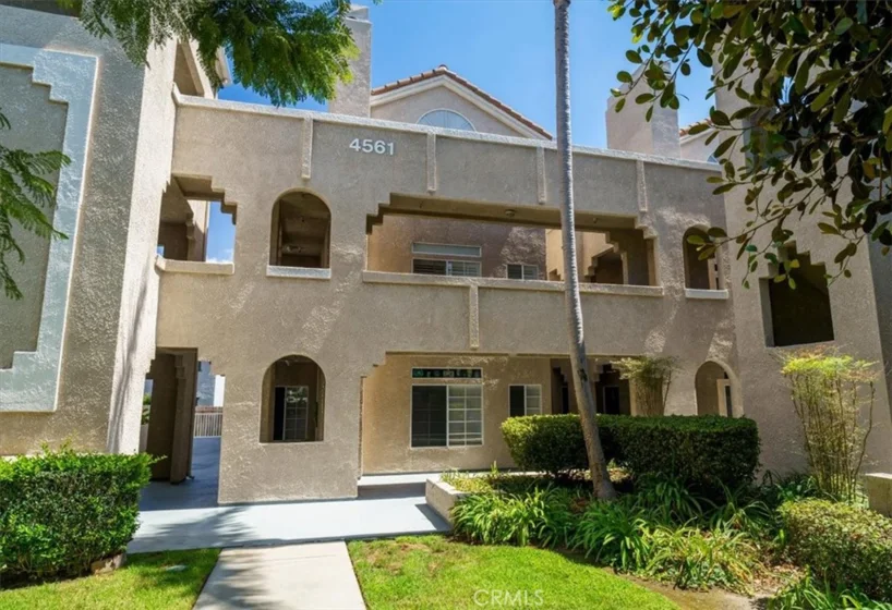 4561 Warner photo 28