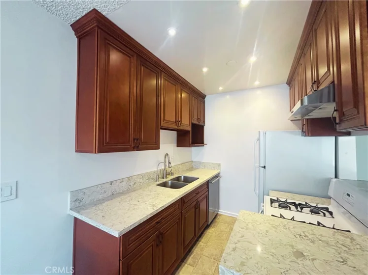 1522 S Centinela Avenue #204 photo 12