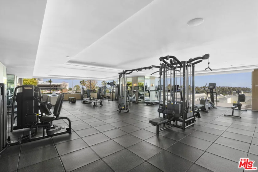 9200 Wilshire Boulevard #504E photo 18