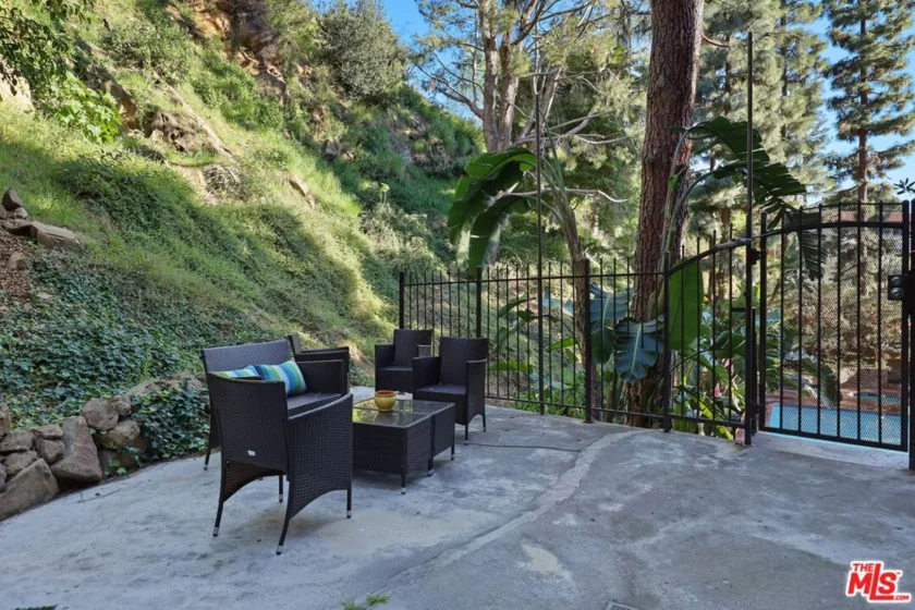 2700 Cahuenga Boulevard #2216 photo 30
