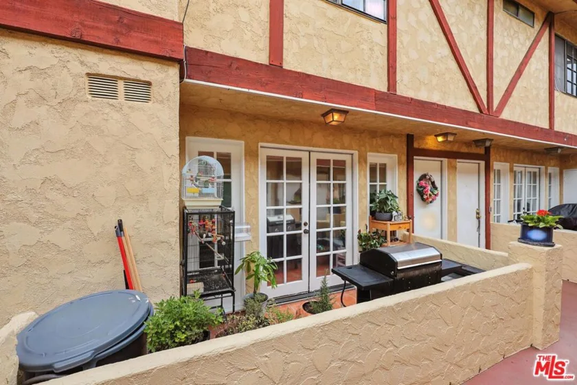 7422 Hazeltine Avenue #3 photo 31