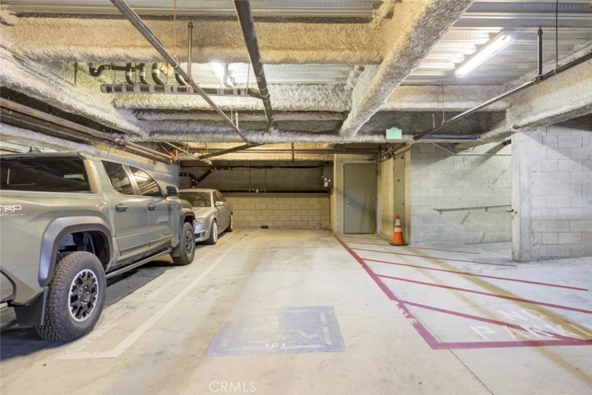 11124 Burbank Boulevard #101 photo 8