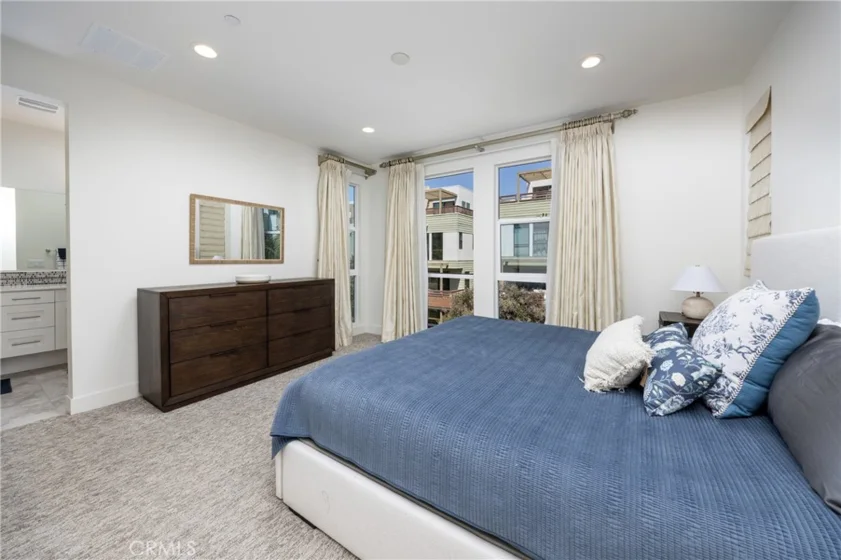 1675 Grand View photo 19