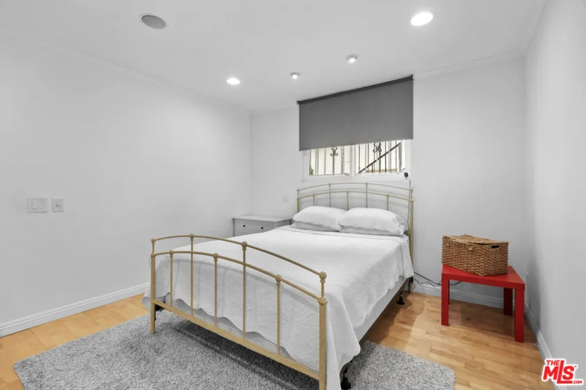 1515 S Beverly Drive #202 photo 5