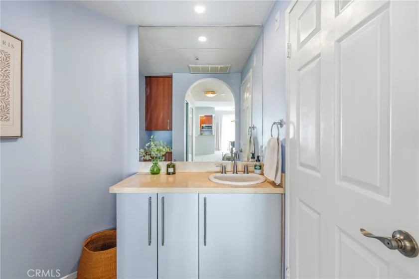 620 S Gramercy Place #211 photo 9