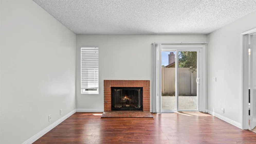 1629 Manzana Way photo 3