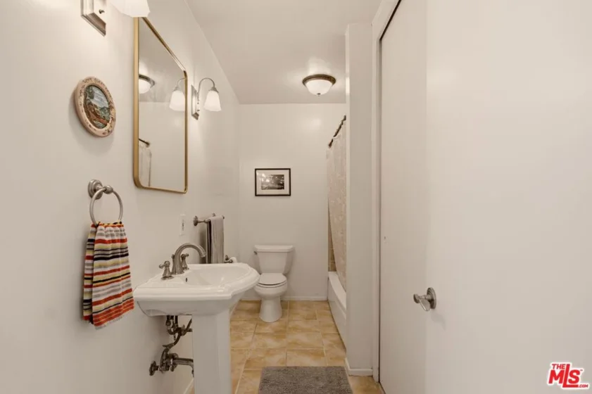 960 Larrabee Street #117 photo 12
