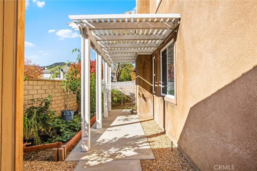 22862 Montanya photo 40