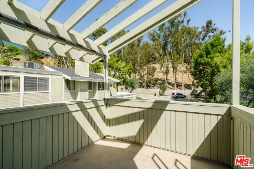 22125 Burbank Boulevard #7 photo 20