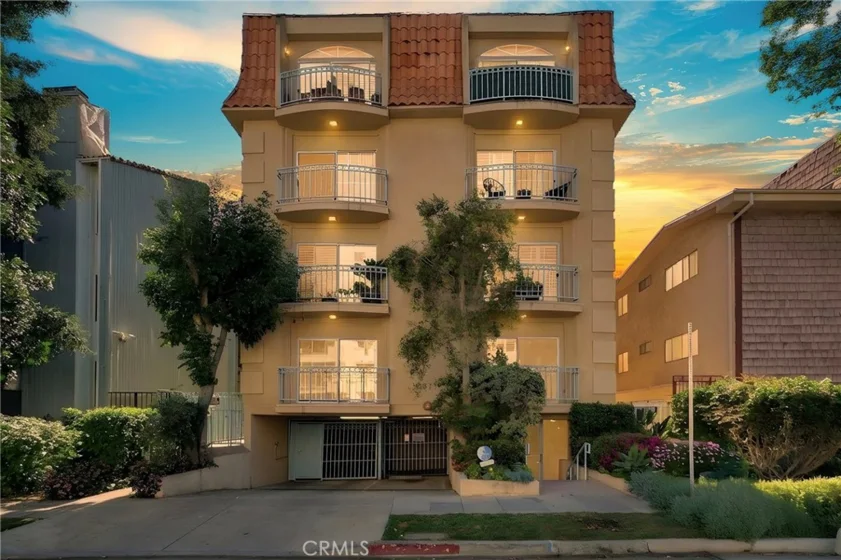 1871 Greenfield Avenue #102 photo 2