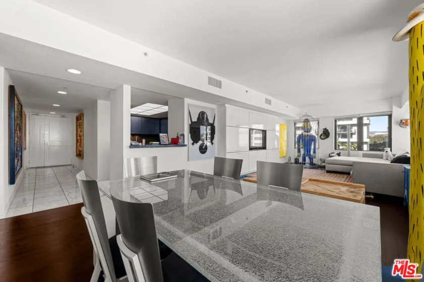 10520 Wilshire Boulevard #802 photo 2