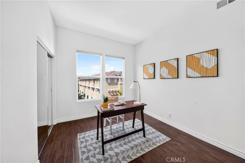 2256 Clark photo 17