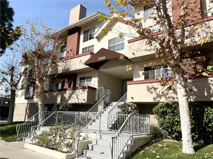 21529 Saticoy Street #102 photo 1