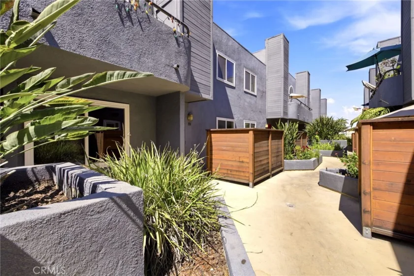 5706 Fair Avenue #104 photo 19