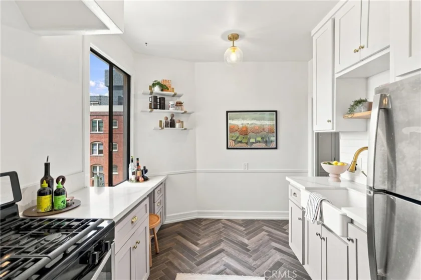 315 W 3rd #401 photo 9