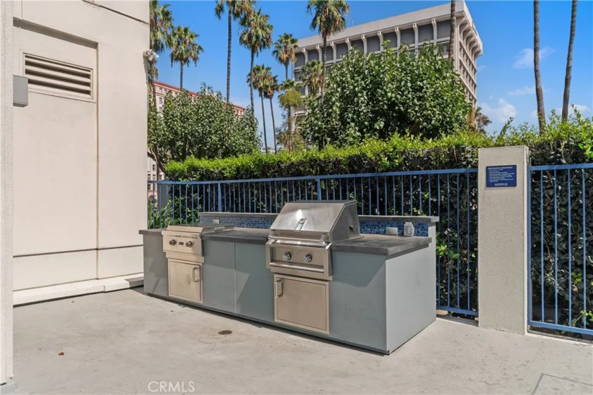 525 E Seaside #710 photo 29